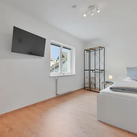 Apartment Hometonight Workers - Grosse Teams Willkommen