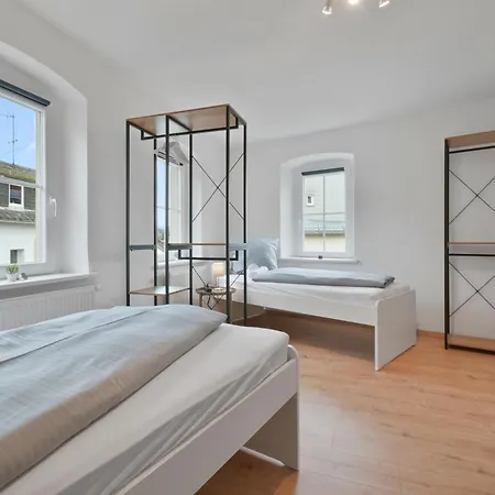 Apartment Hometonight Workers - Grosse Teams Willkommen Waldershof